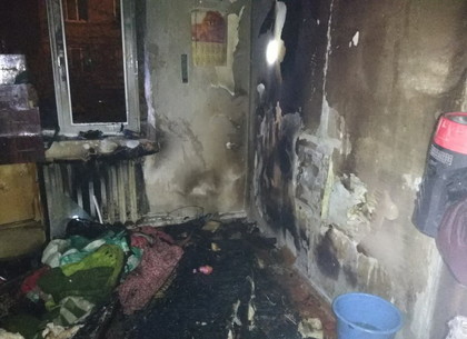 Сигаретка на ночь сожгла комнату в многоквартирном доме
