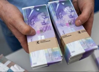 В отделении банка обнаружили поддельные швейцарские франки