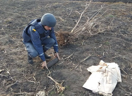 Крупнокалиберный снаряд нашли в частном секторе Дергачей