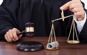 Судья, который «помог» коррупционеру избежать ответственности, получил выговор