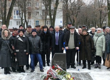 В Немышлянском районе возложили цветы к памятнику чернобыльцам