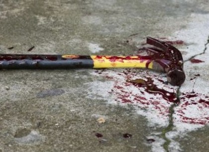 Кровавая расправа ради самогона: мужчина молотком забил насмерть старушку