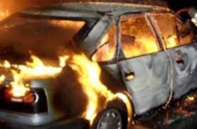 10-летний «Chevrolet Lacetti» выгорел возле харьковской многоэтажки (ФОТО)