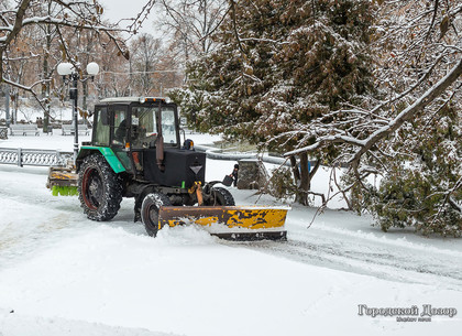 На уборке снега в Харькове задействовано более 50 машин