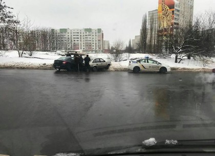 ДТП на ХТЗ: француз, не дав проехать Москвичу, попал в аварию (ФОТО)