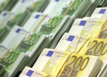 Межбанк открытие: Перед введением новых купюр Евро взлетело на 37 копеек