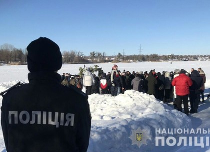 Харьковские полицейские подсчитали количество «моржевавшихся» в проруби