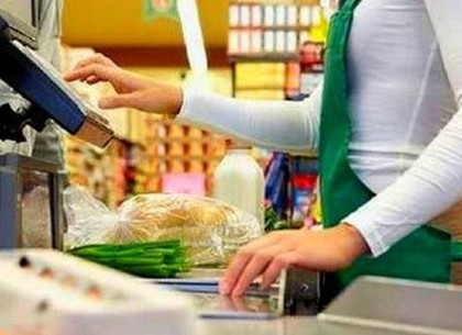Украинцы смогут снимать наличные на кассе супермаркета