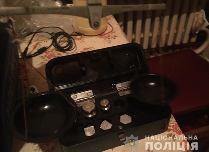 Полицейские Харькова задержали наркосбытчика, рекламировавшего свои услуги вандальными надписями на домах Салтовки (ФОТО)