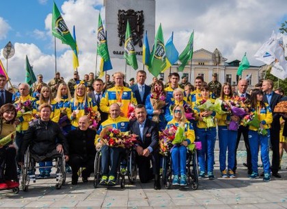 Президент назначил стипендии харьковским паралимпийцам и их тренерам