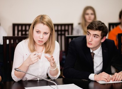 В Харькове грядет финал всеукраинских дебатов среди школьников