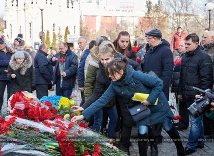 Возложением цветов к памятнику воинам-интернационалистам в Харькове почтили память погибших в Афганистане (ФОТО)