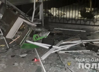 Ночью в Харькове подорвали и обчистили два банкомата (Обновлено, ФОТО, ВИДЕО)