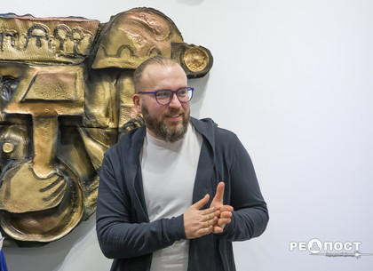 Мягкие объекты Романа Минина презентуют в проекте «Золото нации»