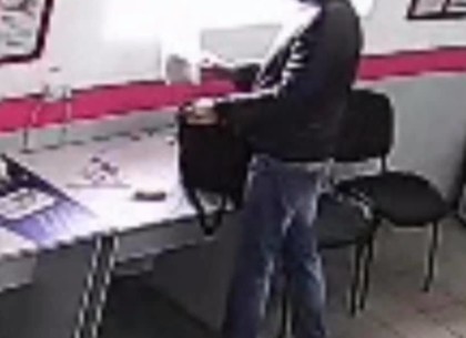 Ничего святого: под Харьковом мужчина украл коробку с деньгами на лечение ребенка (ФОТО)
