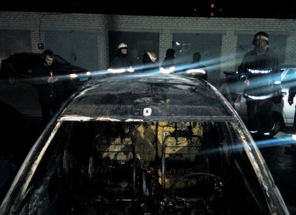 Ночью на Салтовке сгорел автомобиль