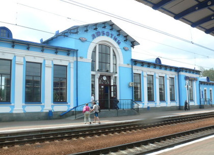Женщина родила на вокзале в Люботине