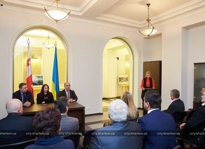 В Харькове избрали почетного президента дипломатического клуба