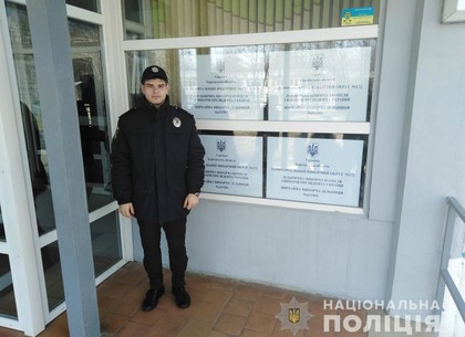 Харьковчане пытаются фотографировать бюллетени - полиция фиксирует нарушения