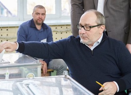 Геннадий Кернес проголосовал на выборах Президента Украины (ФОТО)