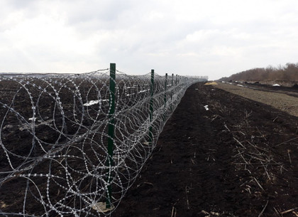 Погода позволяет: харьковские пограничники укрепляют «интеллектуальную» границу с Россией (ФОТО)