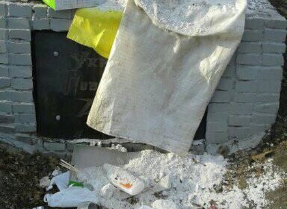 Памятник УПА засыпали мусором (ФОТО)