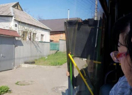 В Харькове у маршрутки на ходу отвалилась дверь