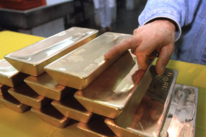 Доллар дорожает из-за католиков а НБУ отпускает стоимость золота