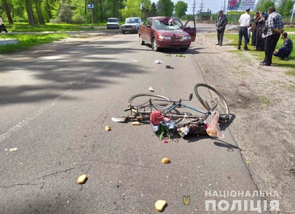 Неумелый водитель под Харьковом насмерть сбил велосипедистку (ФОТО)