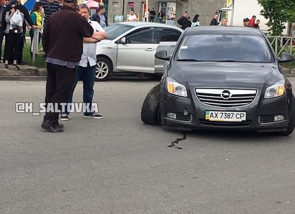 Пьяный на Opel врезался в припаркованный автомобиль (ФОТО)