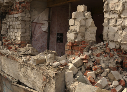 В Харькове обрушилась стена трехэтажного жилого дома
