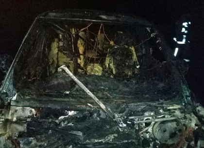За ночь по Харькову сгорели два автомобиля (ФОТО)