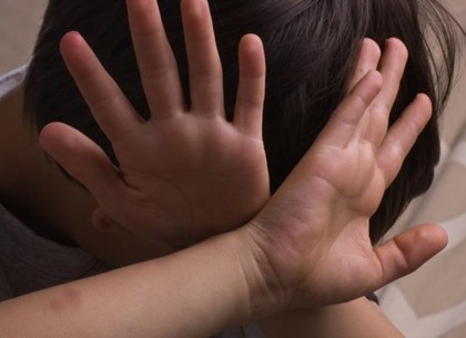 На ХТЗ родители избивали 4-летнего ребенка