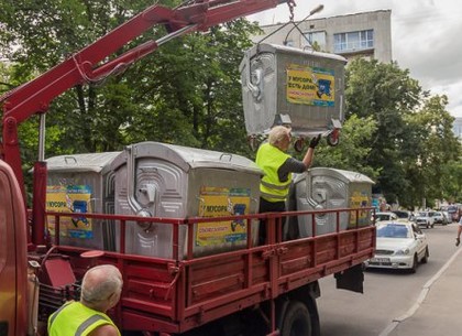 Коммунальщики заменят более 700 мусорных контейнеров