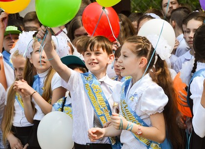 Реформа школы в Харькове: новые закупки и рейтинговое зачисление 14,5 тысяч первоклашек