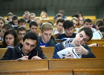 Харьковские школьники второй год подряд продемонстрировали одни из лучших показателей по ВНО в Украине
