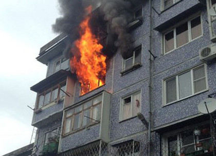 На Журавлевке из-за пожара эвакуировали 15 жителей многоэтажки
