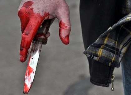 Ножом в живот: на Холодной горе парень попытался себя зарезать
