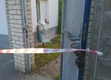 Под Харьковом взломали банкомат, но ничего не похитили (ФОТО)