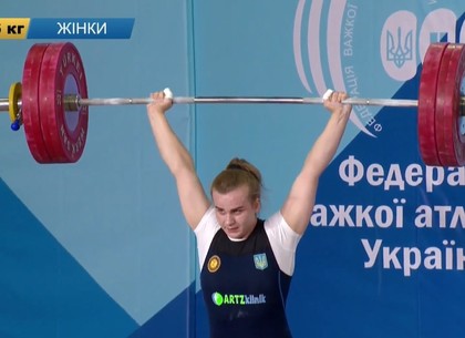 Харьковская штангистка с рекордом выиграла чемпионат Украины