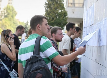 Вступительная кампания: Харьков в лидерах по ученикам, подавшим заявления в учреждения профтехобразования