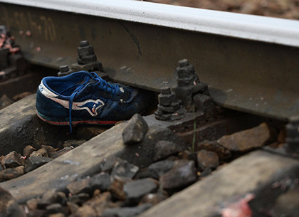На Харьковщине поезд задавил насмерть двух мужчин (ФОТО)