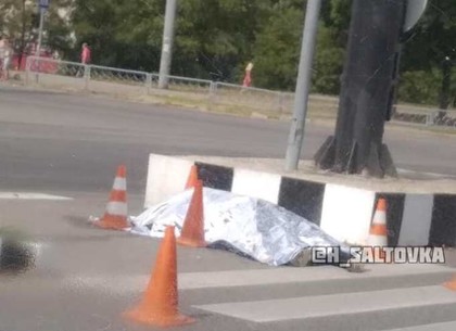 Посреди улицы на Северной Салтовке умер мужчина (ФОТО)