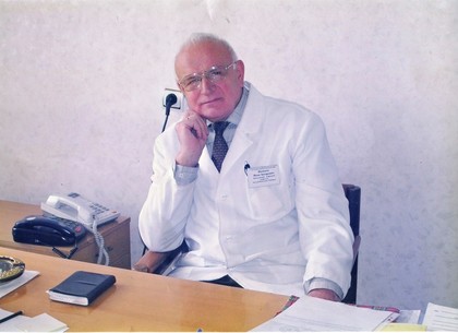 Скончался заслуженный врач Украины, один из основателей и первый главный врач Харьковской городской больницы скорой и неотложной помощи Иван Яковцов.