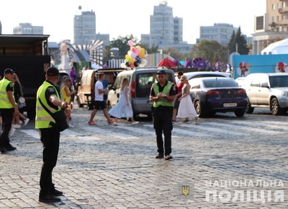 В Харькове площадь Свободу посетили до 180 000 граждан (ВИДЕО)