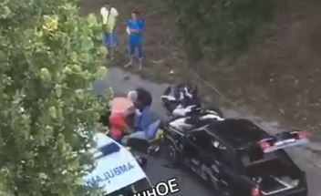 Пьяный байкер на ХТЗ столкнулся с автомобилем (ВИДЕО)