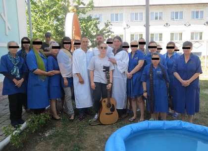 В преддверии большого церковного праздника сиделицы  «Качановской исправительной колонии (№54)» приняли водное крещение