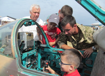 Военные пилоты зажигали сердца посетителей KharkivAviaFest-2019