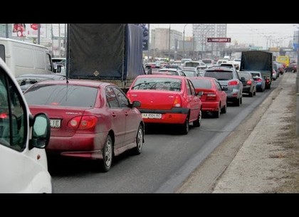 Обрушившийся мост потянул за собой ремонт перекрестка и пробки на въезде в Харьков