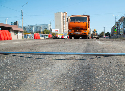 Улица Полтавский шлях на ремонте из-за грузовиков (ФОТО)